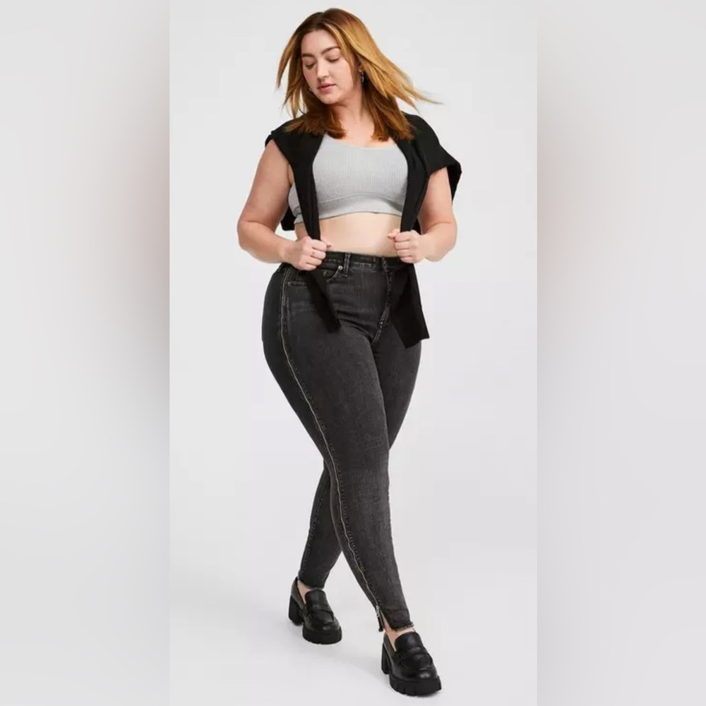 Torrid Sky High Super Soft Jeans w/Zipper Detail